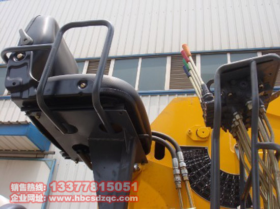 10-12噸重汽隨車起重運(yùn)輸車