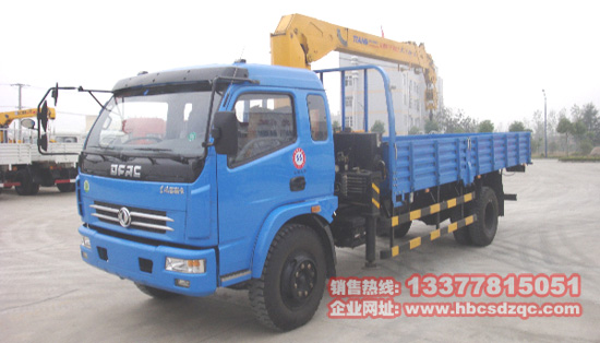 隨車(chē)起重運(yùn)輸車(chē)圖片