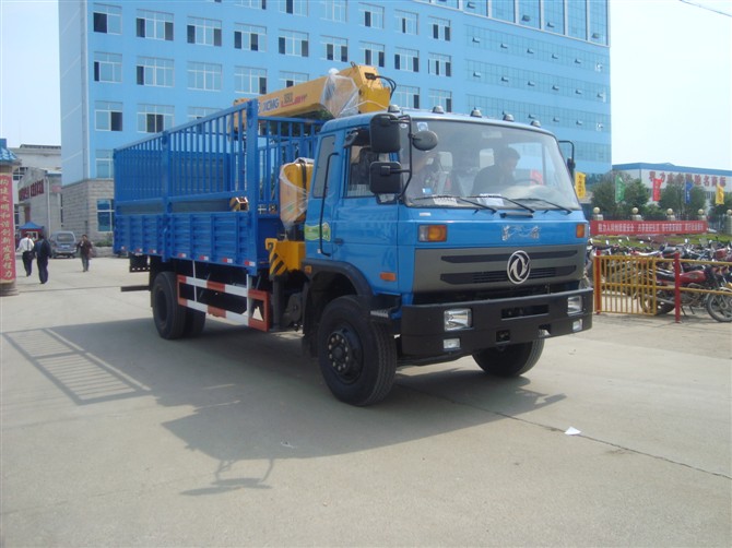 8噸隨車吊圖片