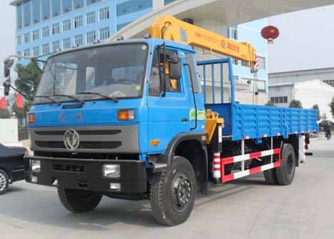 東風(fēng)隨車(chē)吊圖片