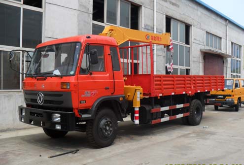 東風(fēng)隨車(chē)吊圖片
