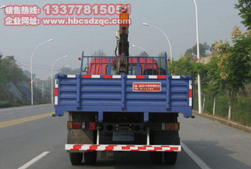 6.3噸隨車起重運(yùn)輸車圖片