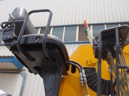 14噸、16噸隨車吊圖片
