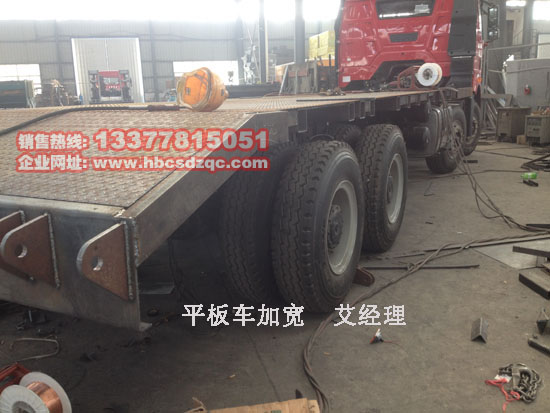 天龍隨車(chē)吊平板運(yùn)輸車(chē)圖片