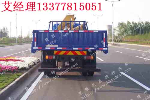 柳汽\乘龍5噸隨車吊XZJ5122JSQD型隨車起重運(yùn)輸車