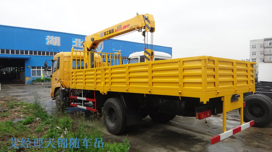 東風(fēng)天錦起重運(yùn)輸車