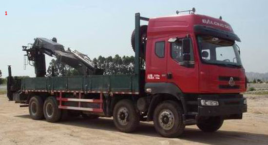 后置乘龍牌隨車吊國四起重運(yùn)輸車圖片