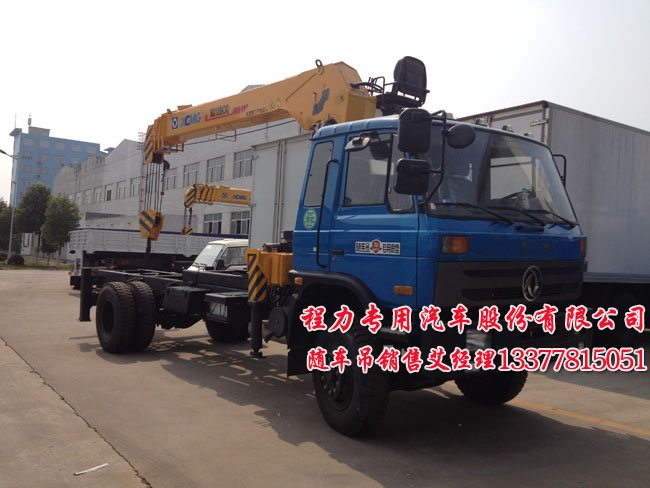 6.3噸東風(fēng)隨車吊6.3噸新款駕駛室起重運(yùn)輸車