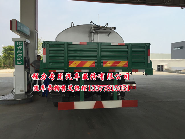CLW東風(fēng)多利卡隨車(chē)吊
