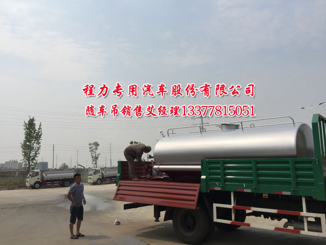 東風(fēng)多利卡隨車(chē)起重運(yùn)輸車(chē)