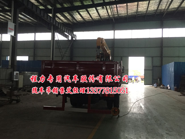 解放三軸隨車吊圖片